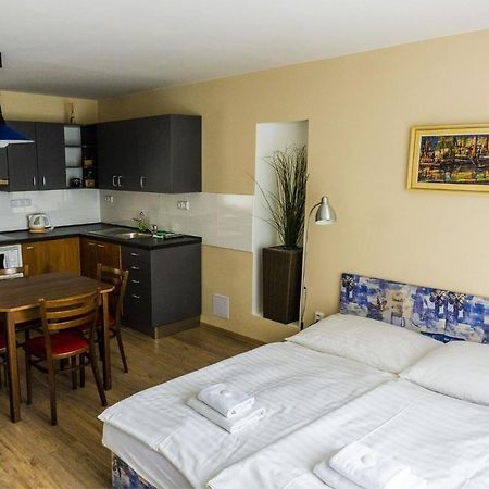 Studia a apartmány U Karla Turnov Kültér fotó