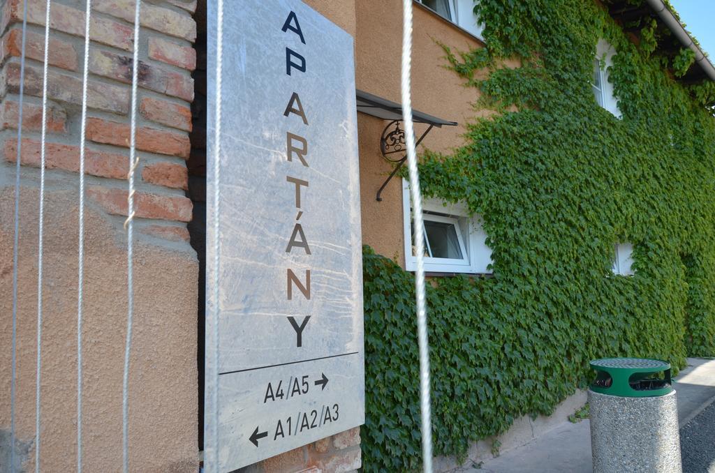 Studia a apartmány U Karla Turnov Kültér fotó