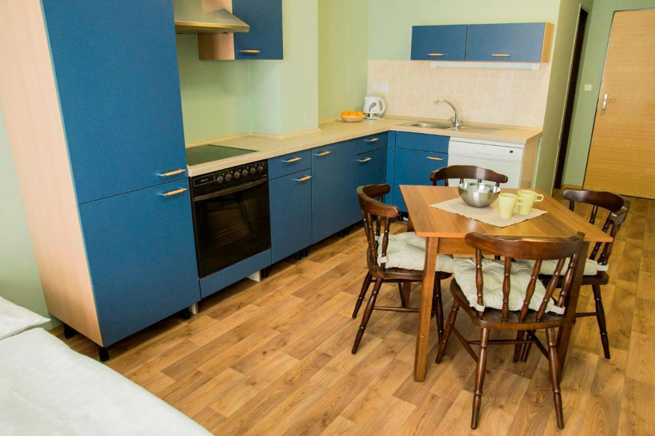 Studia a apartmány U Karla Turnov Kültér fotó